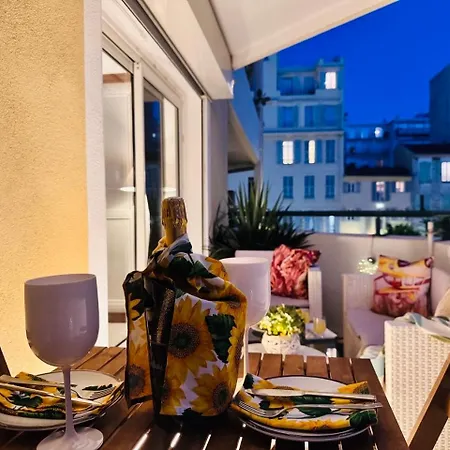Palais Des Arts Terrasse Cosy Parking Prive 150m Clim Wifi Lägenhet